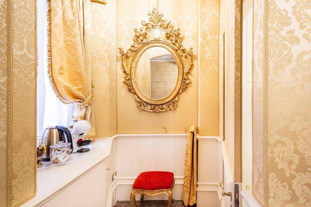 Ground Floor Luxe Historic Studio City Centre Apartment Bologna Exterior photo