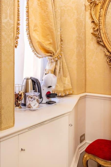 Ground Floor Luxe Historic Studio City Centre Apartment Bologna Exterior photo