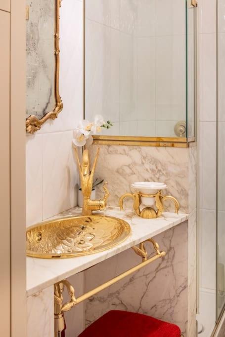 Ground Floor Luxe Historic Studio City Centre Apartment Bologna Exterior photo