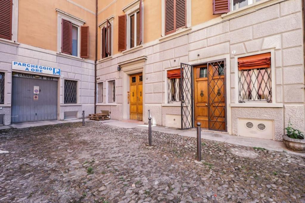 Ground Floor Luxe Historic Studio City Centre Apartment Bologna Exterior photo