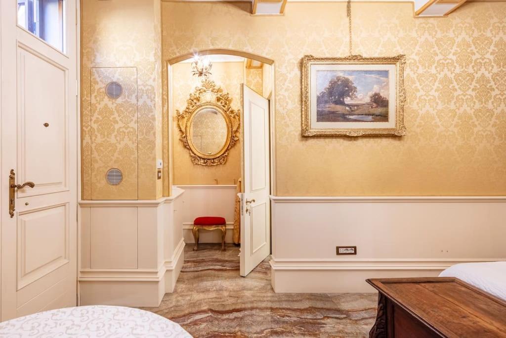 Ground Floor Luxe Historic Studio City Centre Apartment Bologna Exterior photo